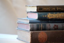 Antiquarische Bücher mit Schmuckeinbänden