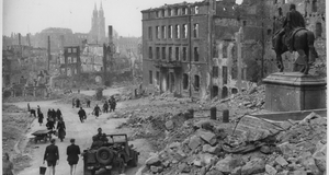 Der kriegszerstörte Egidienplatz in Nürnberg 1945 